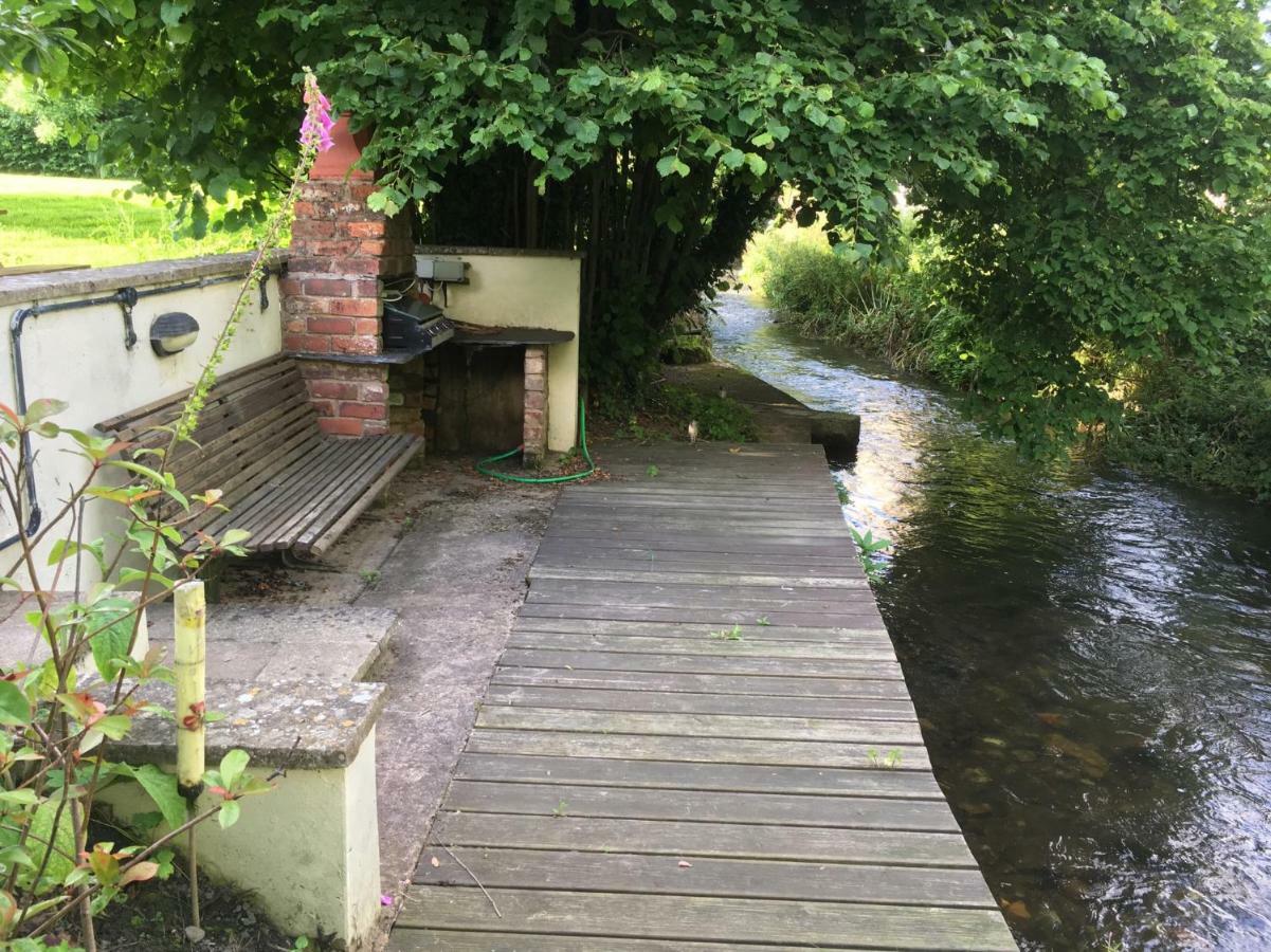 Maesbury Riverside Oswestry Buitenkant foto